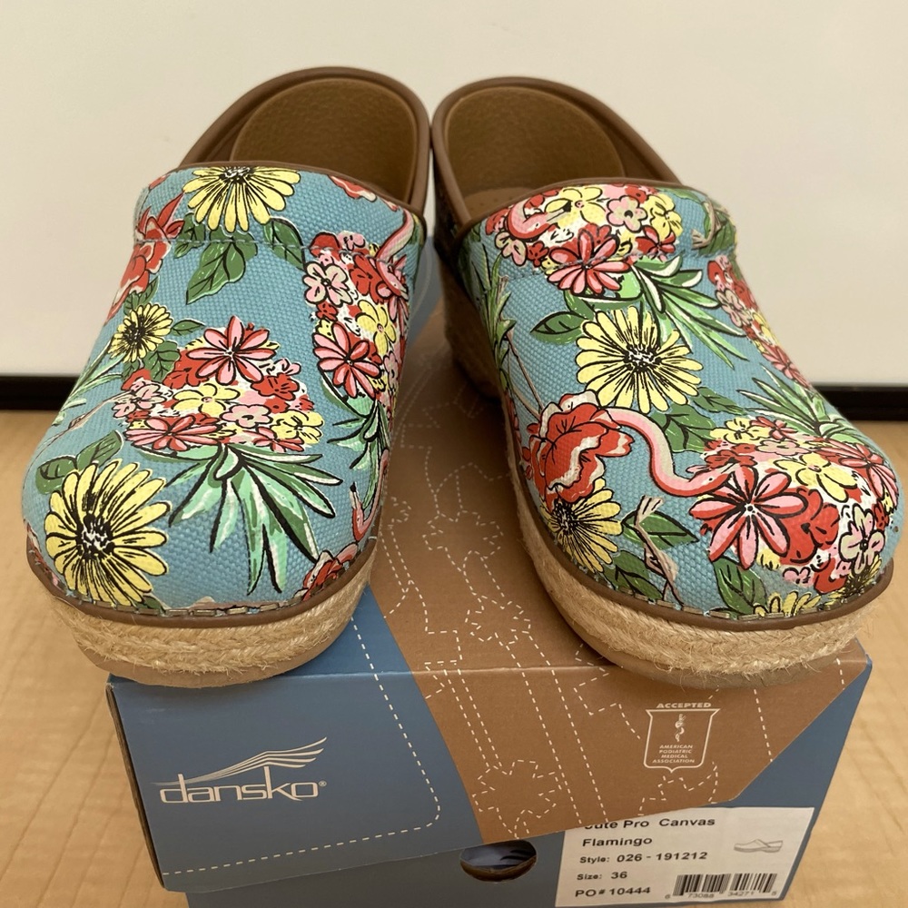 Dansko clog size 36
